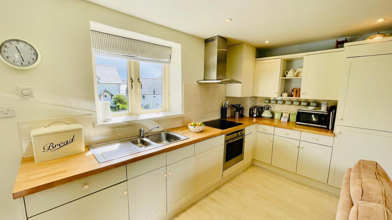 Riverview - Family River Retreat A Short Walk From The Quay Dittisham